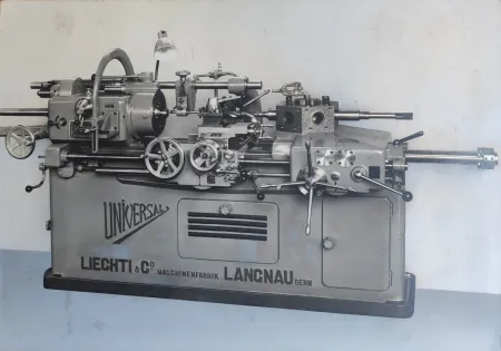 Fotografie Anonyme - Darstellung einer Präzisionsmaschine, um 1960