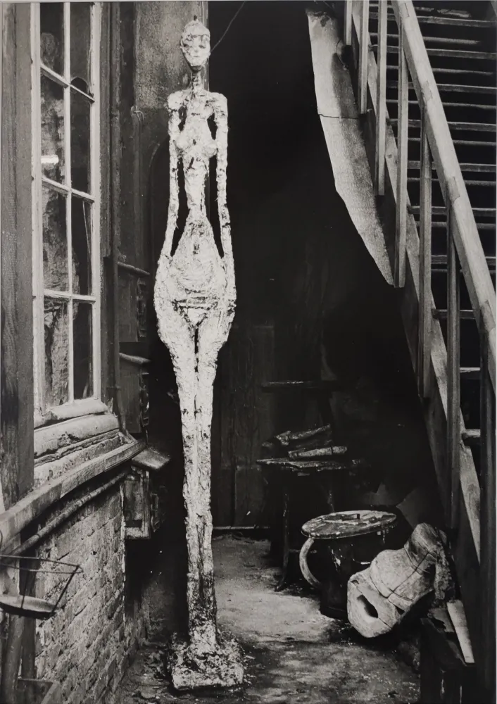 Fotografie Scheidegger - Alberto Giacometti, Frauen-Skulptur