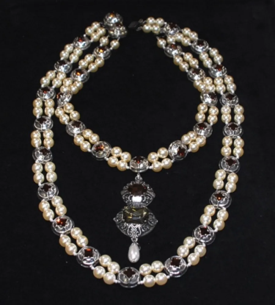 Multiplo Sugimoto - Necklace of Jane Seymour