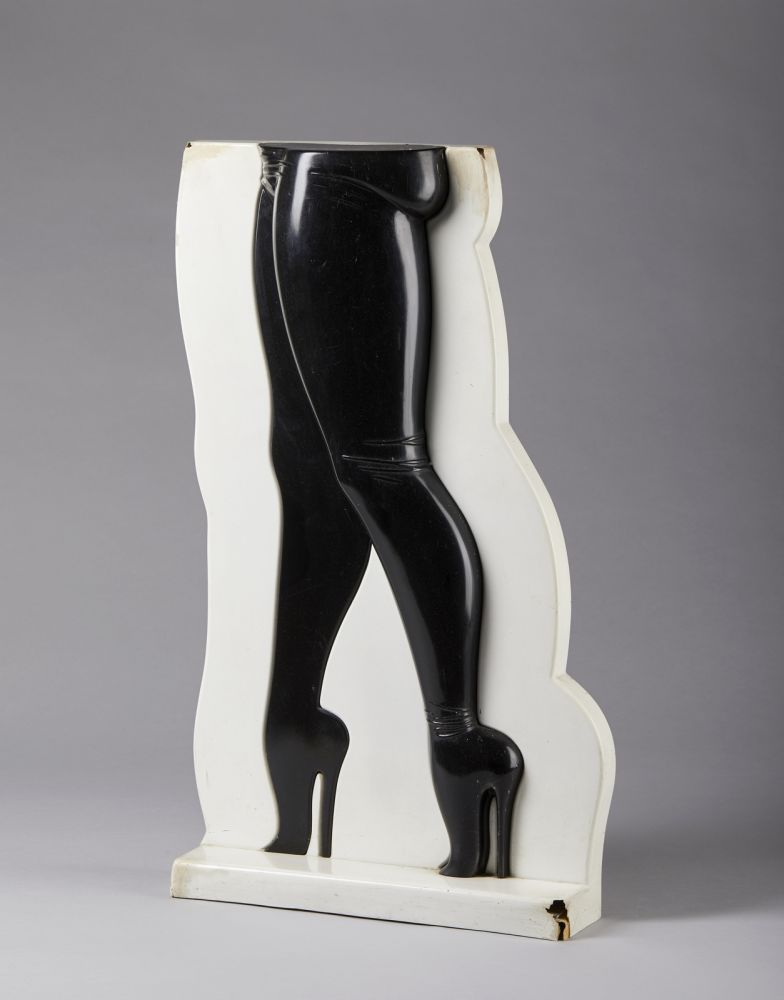 Non Tecnico Jones - Allen Jones (1937) - Legs - sculpture in resin - 1937