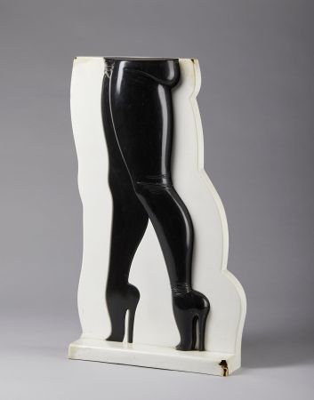 Non Tecnico Jones - Allen Jones (1937) - Legs - sculpture in resin - 1937
