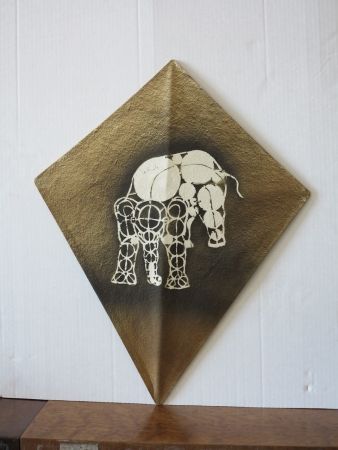 Intaglio Toledo - Elephant kite II