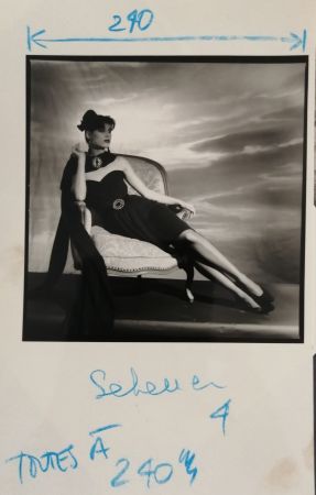 Fotografie Horst  - Femme au fauteuil