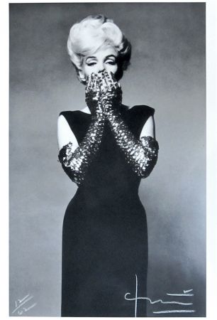 Fotografie Stern - Marilyn with Sequin Gloves