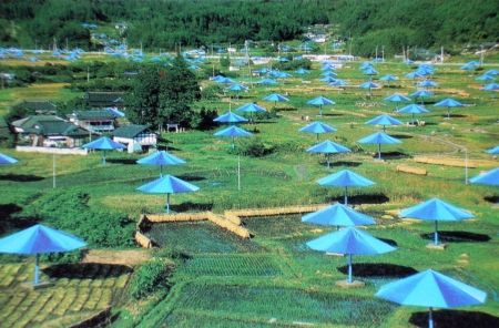 Multiplo Christo - The Umbrellas, Japan-USA, 1984-91, Ibaraki, Japan Site
