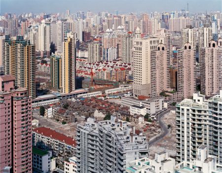 Fotografie Burtynsky - Urban Renewal no 5. Overview From Top Of Military Hospital Shanghai, China